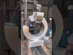 waterfontein sculptuur van roestvrij staal