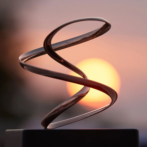 Het laatste nieuws van het bedrijf over Kinetic Art for Every Space: Introducing Our Collection from Desktop to Monumental