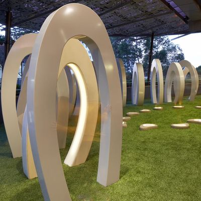 Goede prijs. Aangepaste openbare moderne decoratieve stalen sculptuur metalen beeld fabrikant/fabriek online