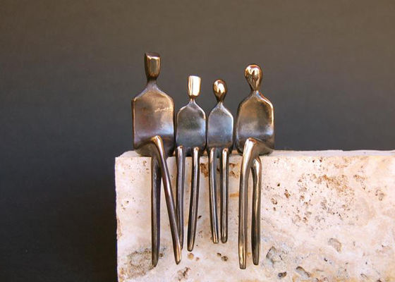 Goede prijs. ODM het Gietende Beeldhouwwerk van de Bronsfamilie voor Openlucht Binnendecoratie online