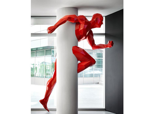 De grote Geschilderde Moderne Art Geometric Running Man Fiberglass-Decoratie van de Beeldhouwwerkmuur
