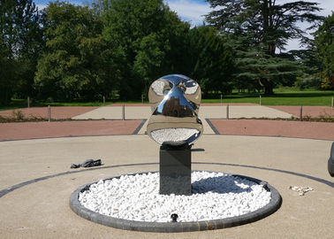 Goede prijs. Het abstracte de Beeldhouwwerken van de Metaalkunst/de Standbeeldenspiegel van de Metaaltuin Oppoetsen online