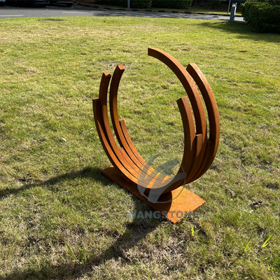 ARC Sculptures: Kleinschalige Corten Steel Elegance voor tuin en bureau