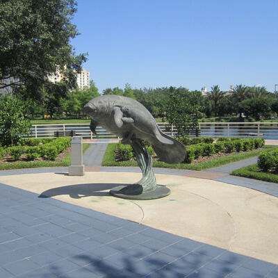 Goede prijs. Grote bronsmanatee beeldhouwwerk voor kustlandschapsdecoratie Zeedier Outdoor tuin kunstbeeldhouwwerk online