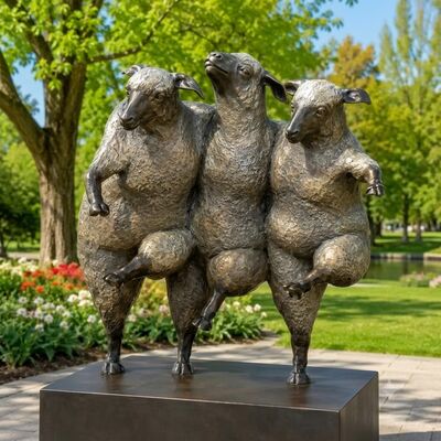 Goede prijs. Speelse dansende schapen metalen bronzen sculptuur voor buitentuin decoratie online