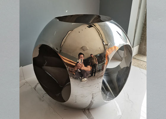 Goede prijs. Het opgepoetste 45cm 316 Beeldhouwwerk van de Roestvrij staalbal voor Huisdecor online